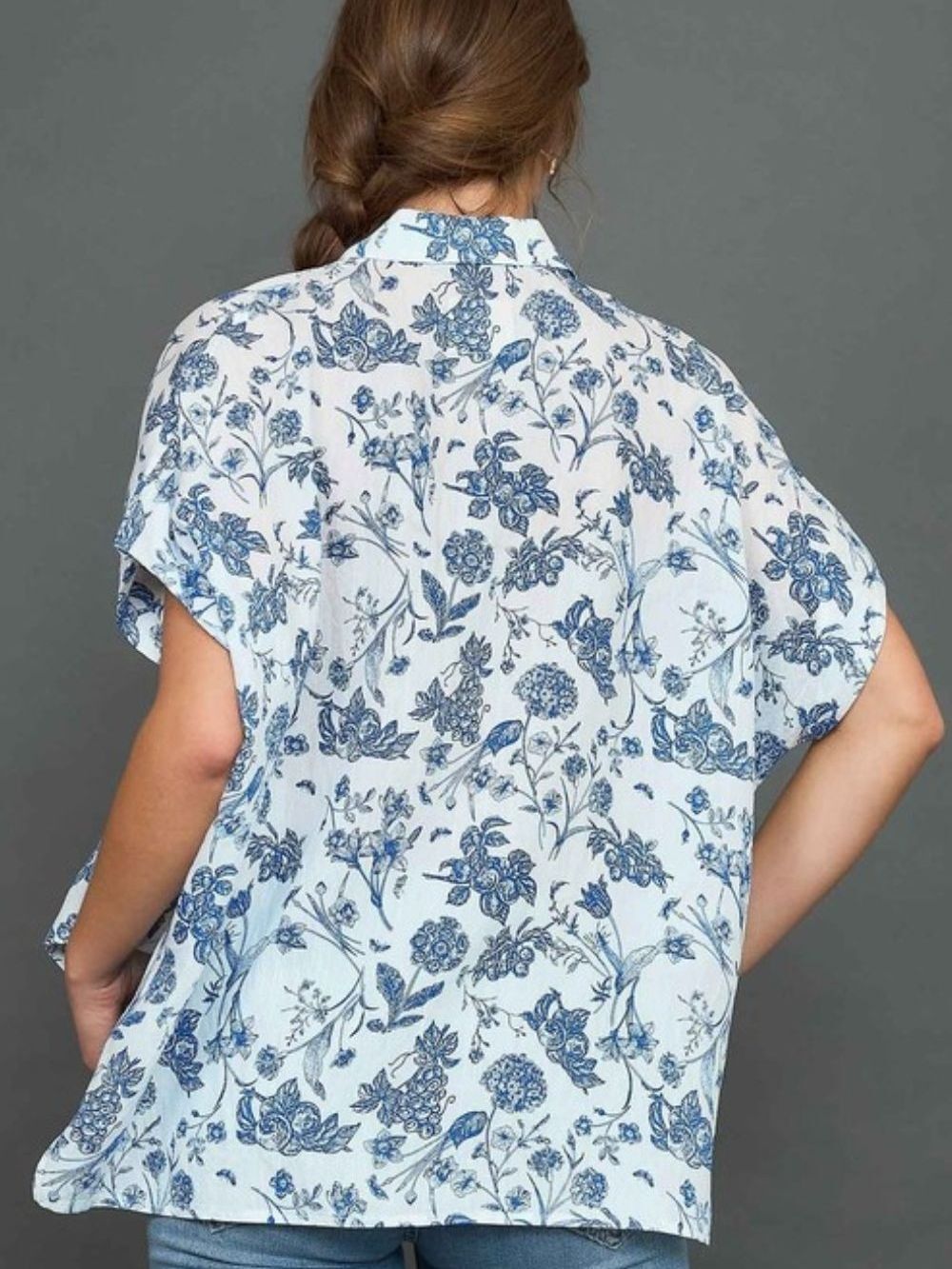 Umgee Women Royal Blue White Full Size Two Tone Floral Print Top Plus NWT Medium - Picture 3 of 12